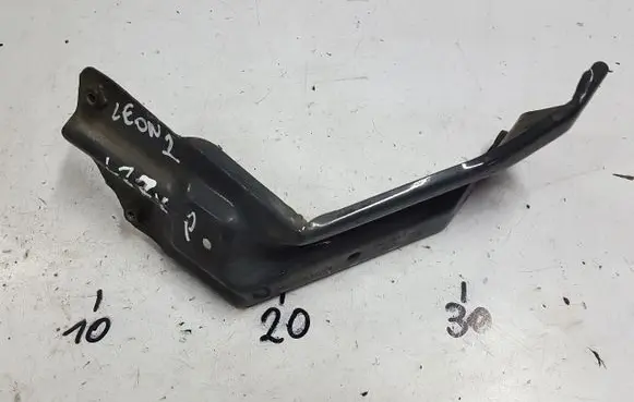 Seat Leon (1P) Headlight/headlamp mounting bracket 