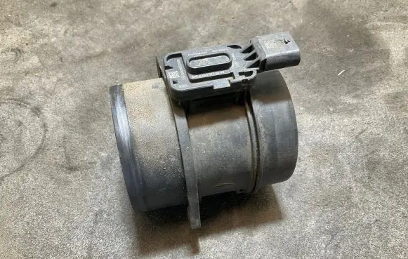 Mercedes-Benz Sprinter W906 Mass air flow meter A6450900048