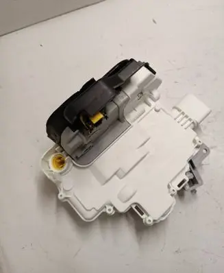 Audi A6 S6 C6 4F Front door lock 4F1837015E 1335ZC-1F 4F1837015F