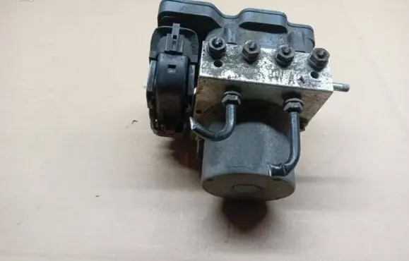 Skoda Fabia Mk3 (NJ) ABS Pump 6R0907379BA 6C0907379G