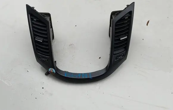 Chevrolet Orlando Dashboard air vent grill cover trim 