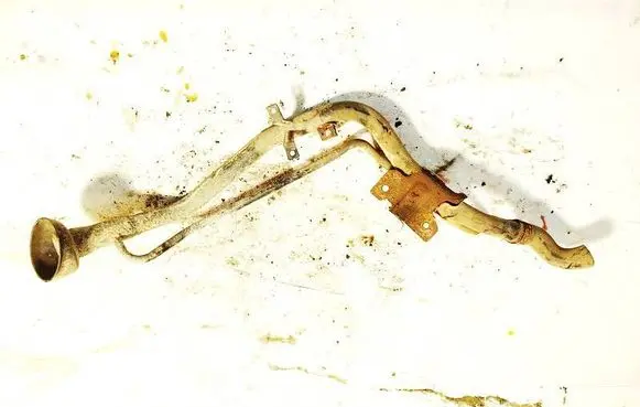 Fuel tank filler neck pipe