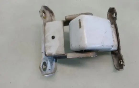 Renault Trafic II (X83) Loading door lower hinge 312304