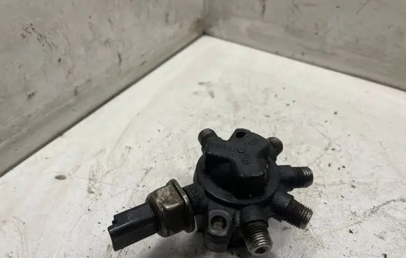 Renault Megane II Fuel distributor R9144Z010D