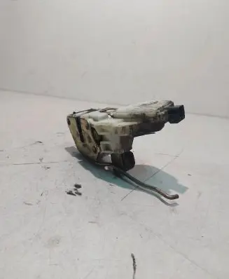 Mitsubishi Pajero Sport I Rear door lock