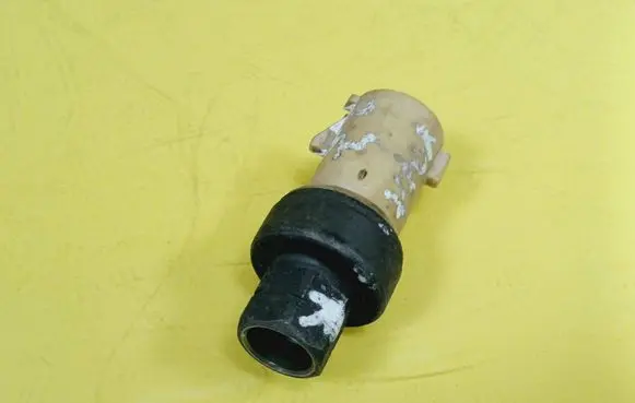 Chrysler Voyager Air conditioning (A/C) pressure sensor 2CP224