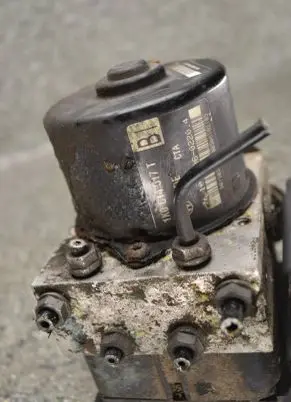 Volkswagen Touran I ABS Pump 1K0907379AA 00005305G1 10096003603