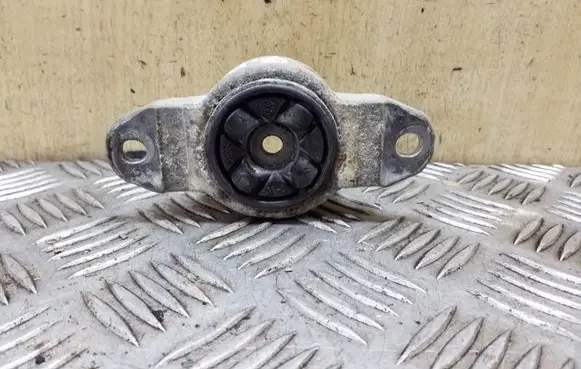 Ford Focus Front shock absorber mounting bracket AV6118A116A
