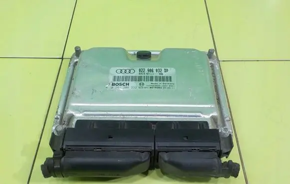 Audi TT Mk1 Engine control unit/module 022906032DP