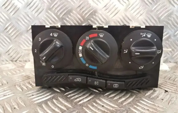 Mercedes-Benz A W168 Climate control unit K114498 1688300485