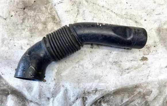 Citroen DS3 Air intake hose/pipe 9684813780
