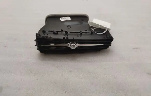 Volvo S90, V90 Dash center air vent grill 32348327