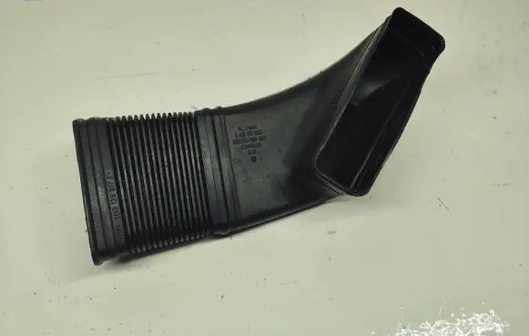 Volkswagen PASSAT B5.5 Air intake duct part 3B0129617D