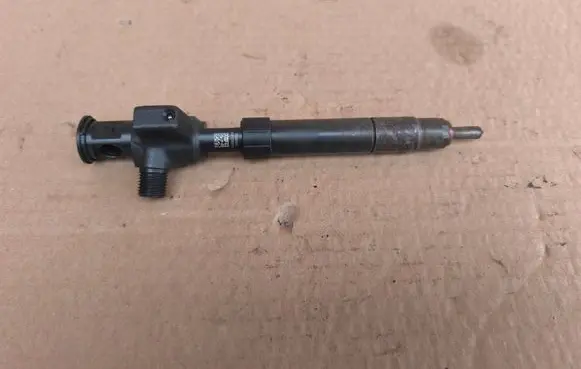 Ford Mondeo MK V Fuel injector 9674984080