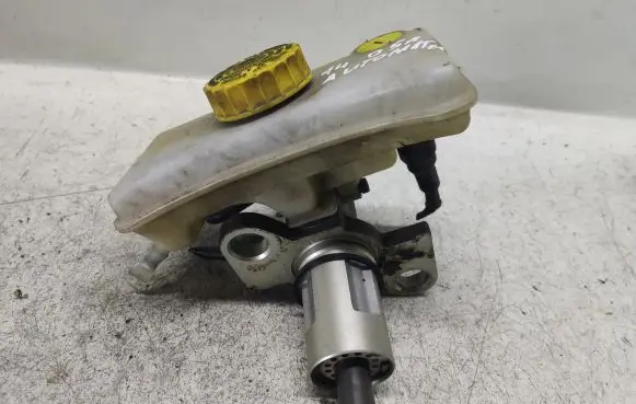Audi A4 S4 B7 8E 8H Master brake cylinder