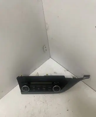 Toyota Auris E180 Climate control unit 75F542