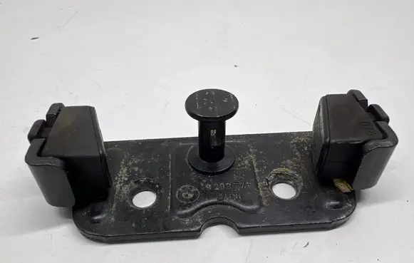 BMW 3 E46 Loading door lock loop/hook striker 8203771