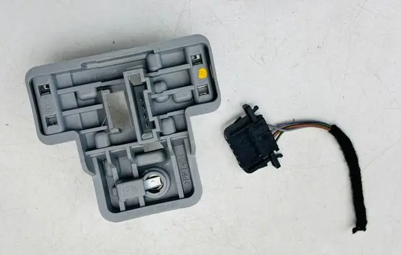 Audi A4 S4 B8 8K Tail light bulb cover holder 21962101