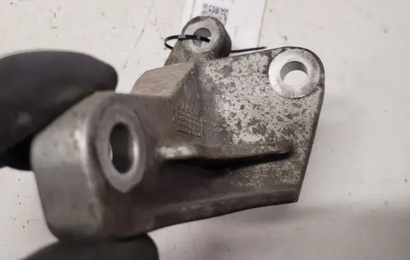 Volvo V60 Engine mounting bracket 31262714
