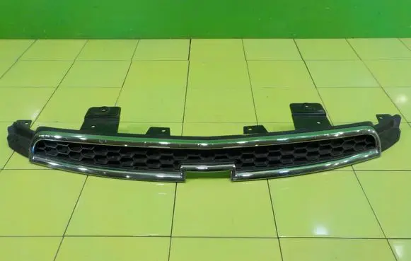 Chevrolet Orlando Front bumper upper radiator grill 95471003