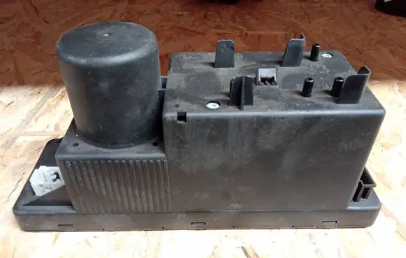 Mercedes-Benz CLK A208 C208 Central locking vacuum pump 2088000948 0132006356 002297176
