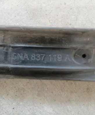 Volkswagen Tiguan Front door rubber seal 5na837119a