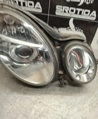 Mercedes-Benz E W211 Headlight/headlamp 4401126R