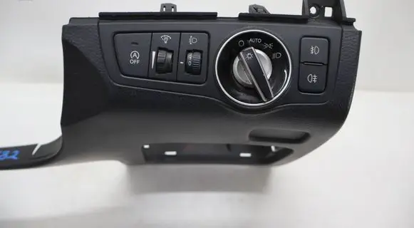Hyundai i40 Light switch 933003Z970