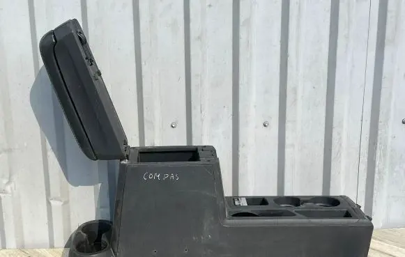 Jeep Compass Center console 1811220 120123XDVAA ED621165
