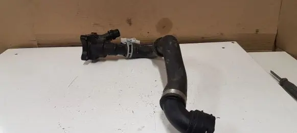 Volvo V60 Engine coolant pipe/hose 31474845 31686045
