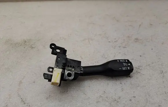 Toyota Corolla Verso AR10 Cruise control switch 8463234011
