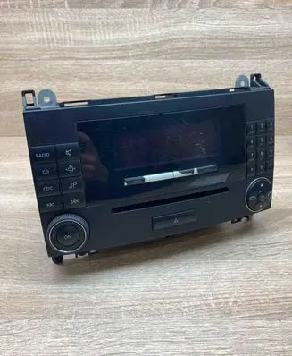 Mercedes-Benz B W245 Radio/CD/DVD/GPS head unit A1698700689 MF2750