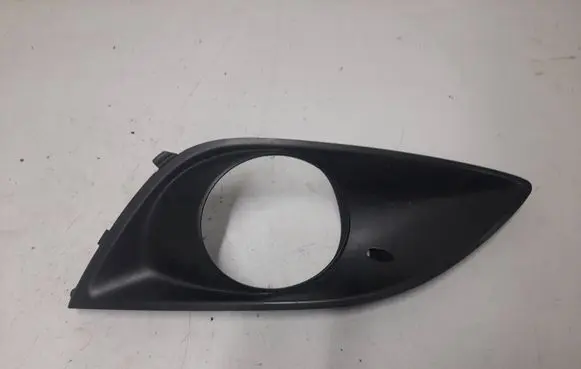 Hyundai Veloster Front fog light trim/grill 865232V500