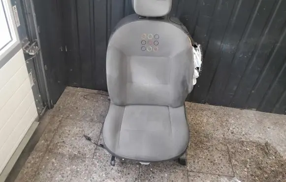 Renault Twingo II Front driver seat 