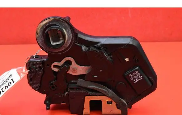 Toyota Avensis Verso Rear door lock