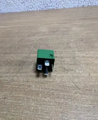 Mercedes-Benz A W168 Other relay 0025422319 F4062