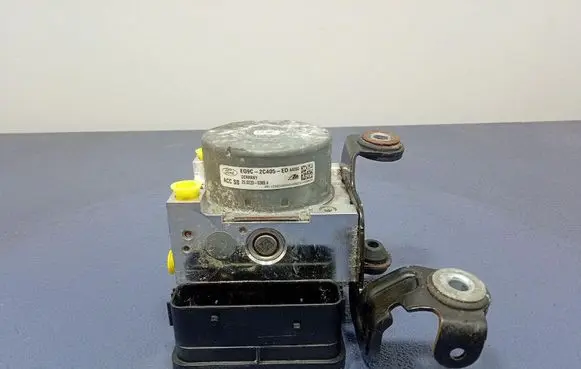 Ford Mondeo MK I ABS Pump EG9C2C405ED