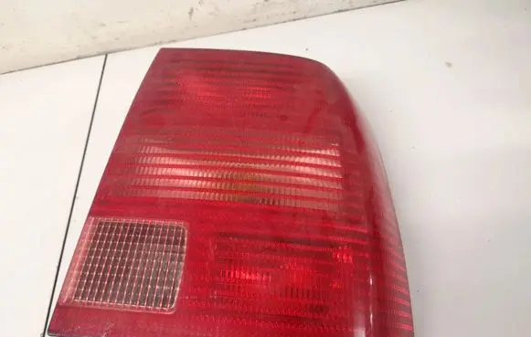 Volkswagen PASSAT B5 Rear/tail lights 3b5945096j