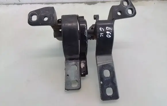 BMW 5 E60 E61 Tailgate/trunk/boot hinge 7061383