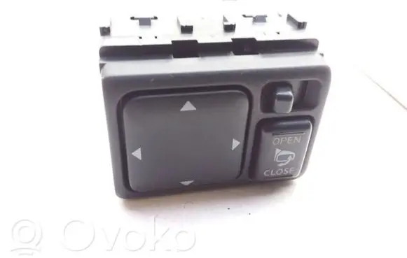 Nissan X-Trail T30 Wing mirror switch 040121