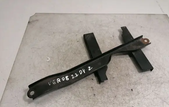 Toyota Corolla Verso AR10 Battery bracket 