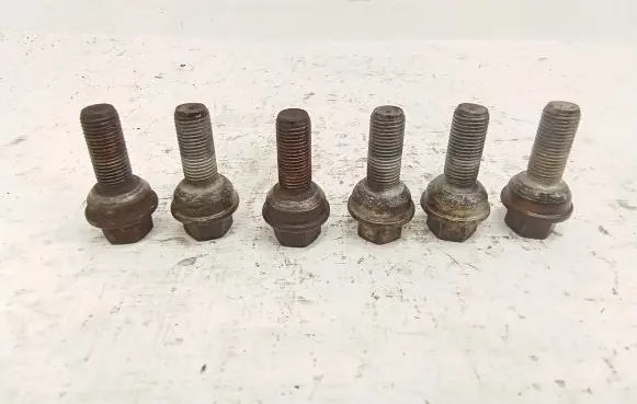 Volkswagen Crafter Nuts/bolts 