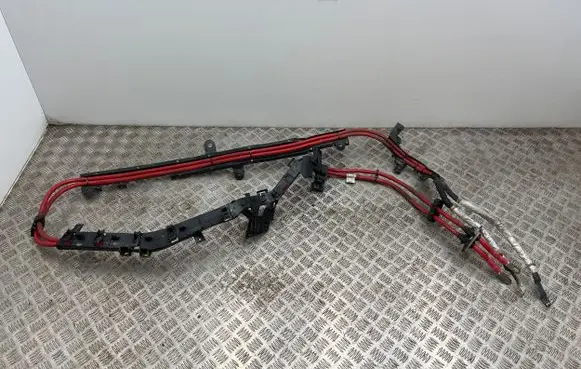 BMW 5 G30 G31 Positive cable (battery) 6807323 EEG685 621715101