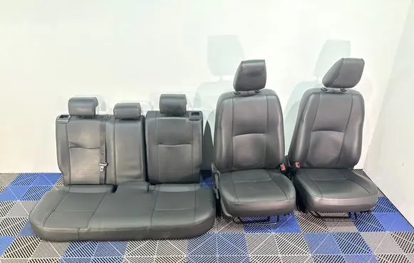 Toyota Auris E180 Seat set
