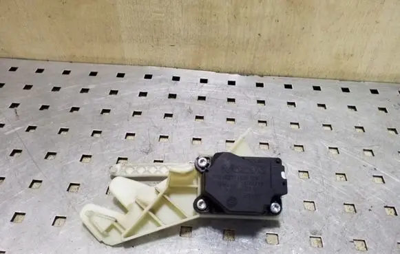 Volvo XC70 A/C air flow flap actuator/motor 30676511