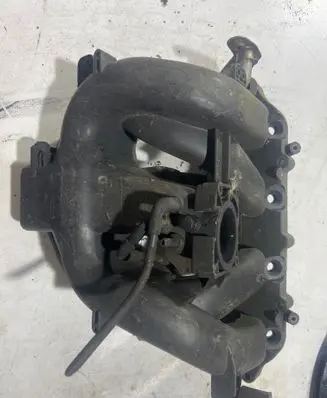 Ford Mondeo MK II Intake manifold 988F9424