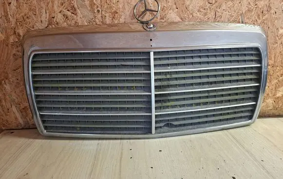 Mercedes-Benz E W124 Front grill 1248880223
