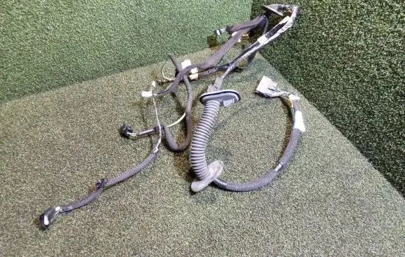 Opel Vivaro Front door wiring loom 241247782R 93460099