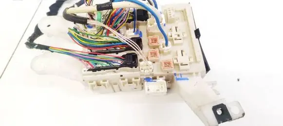 Toyota Auris 150 Fuse box set 8273002150A 82730-02150-A