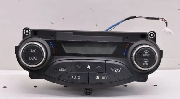 Toyota Yaris Interior fan control switch 75F206